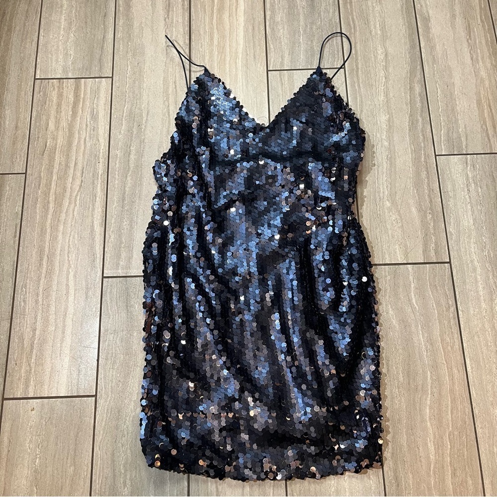 L'ATISTE Women's Blue Sequin Vneck Mini Dress Size Medium